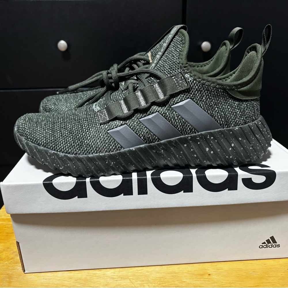 Green Adidas Sneakers (Unisex)